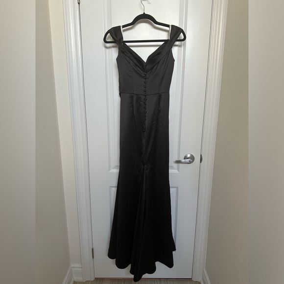 GALINA SIGNATURE satin off-the-shoulder mermaid dress - Black Bridesmaid Dress - Picture 13 of 13